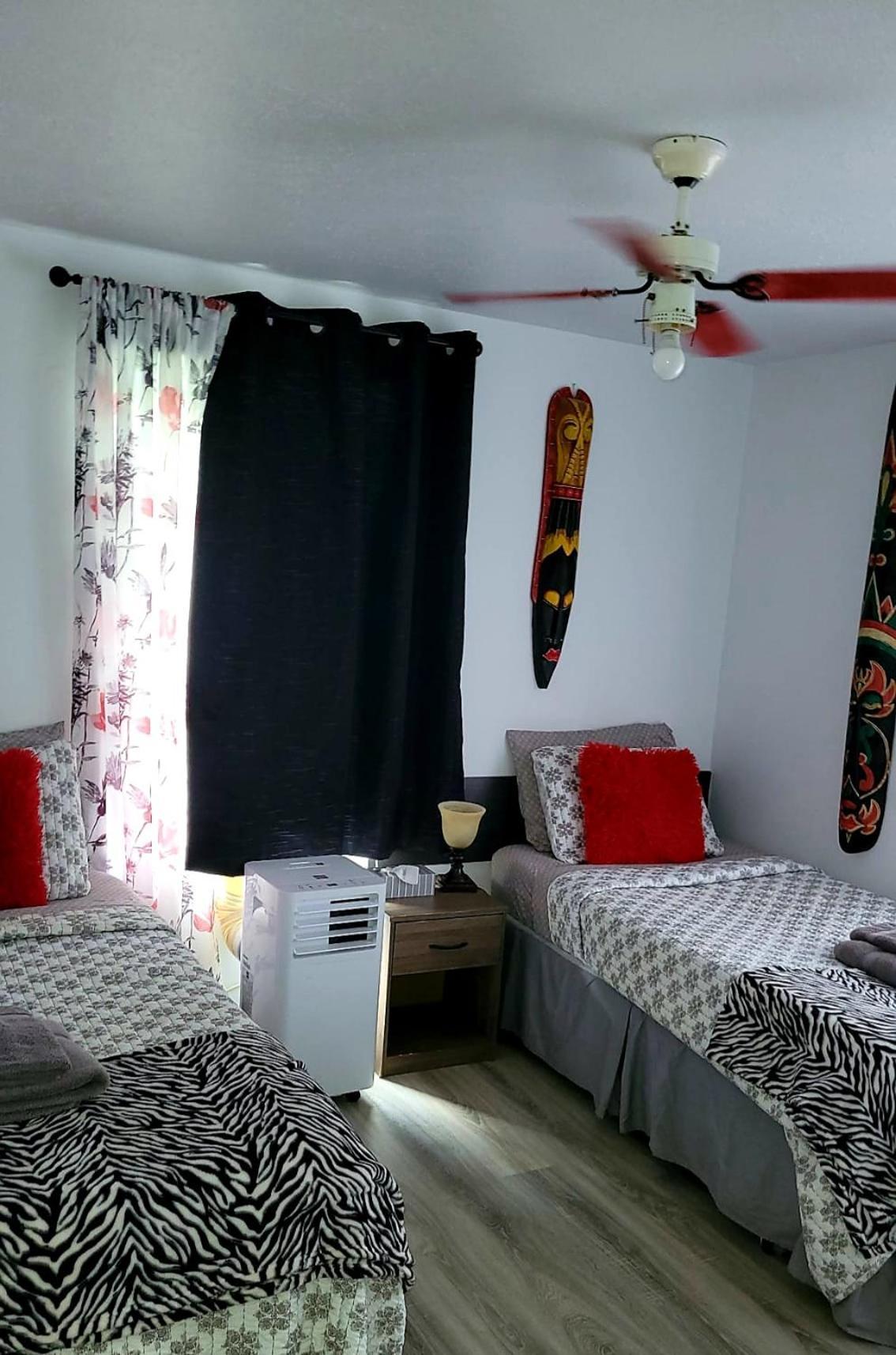 Quiet Cozy Apartment Next To Highway Wifi+Netflix Edmundston Exterior foto